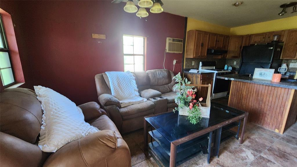 274 County Road 308A Rd, Rockdale, TX 76567