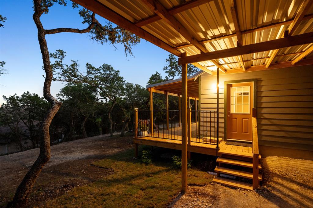 1420 Stallion Springs Dr, Fischer, TX 78623