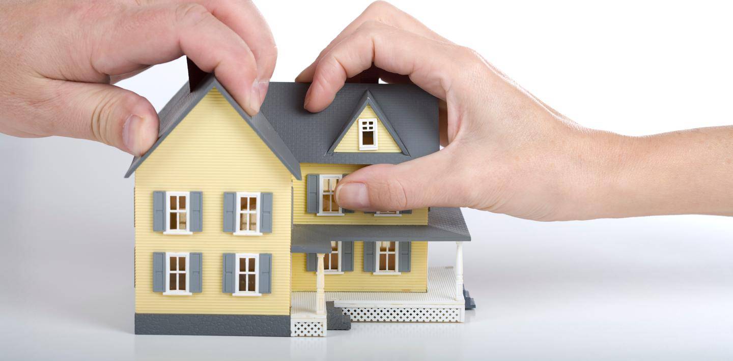 Deciding What to Do With the Family Home After Divorce