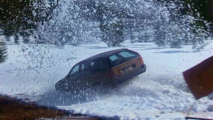 1989 Ford Taurus Wagon [DN5] in "Christmas Vacation, 1989"