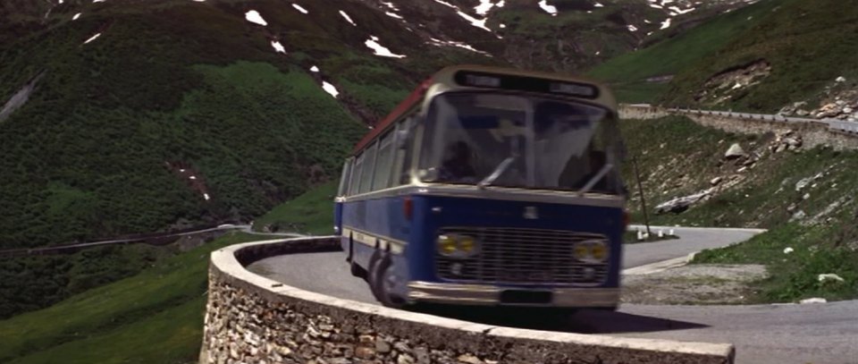 Imcdb.org: 1964 Bedford Val 14 Harrington Legionnaire In "The Italian Job, 1969" 407_x_960_jpg