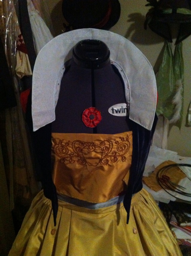 TwilaTee, On a Mission to Costume the World Making of Snow White 3