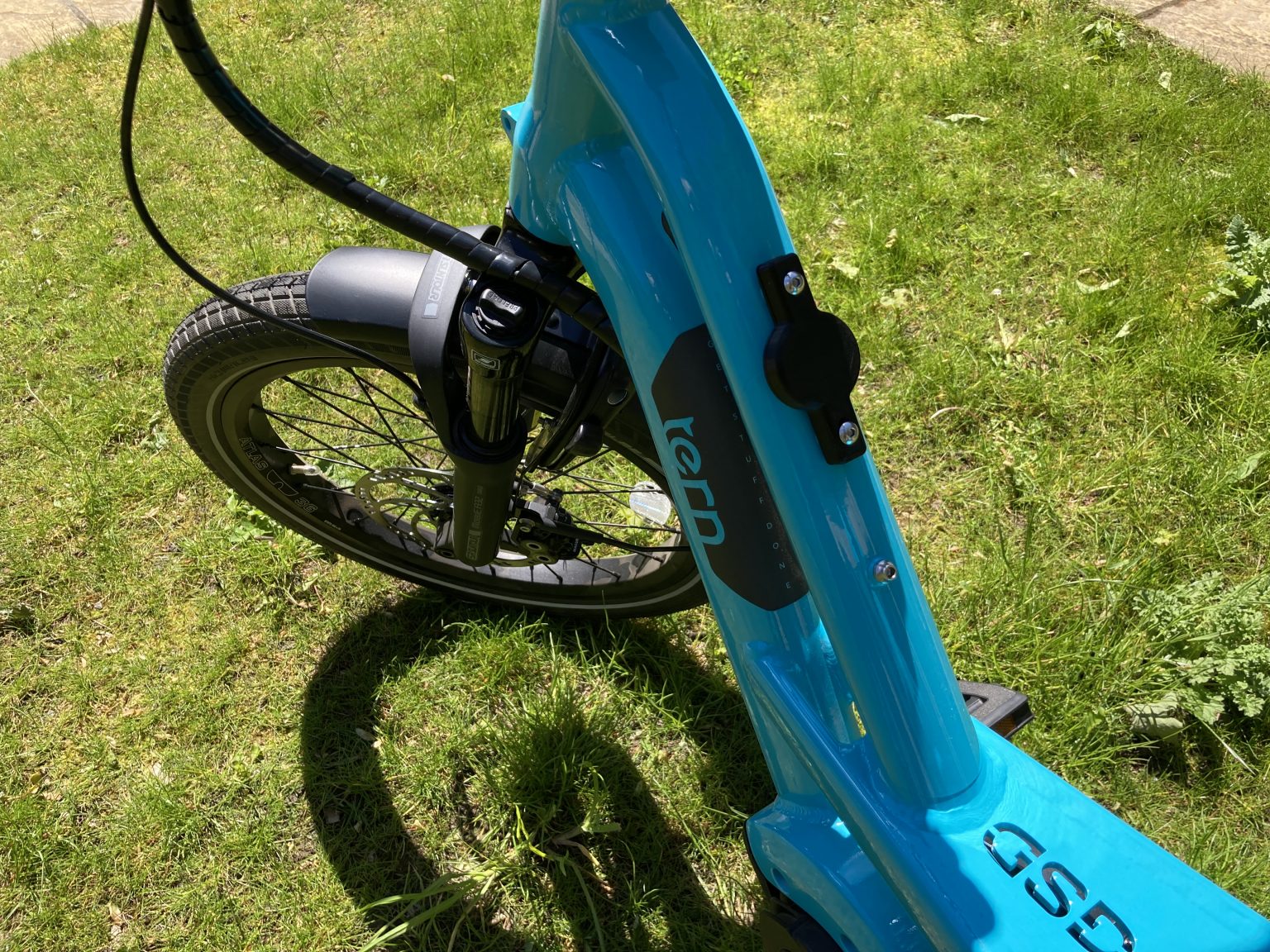 How To Attach A Water Bottle Cage To Your Bike