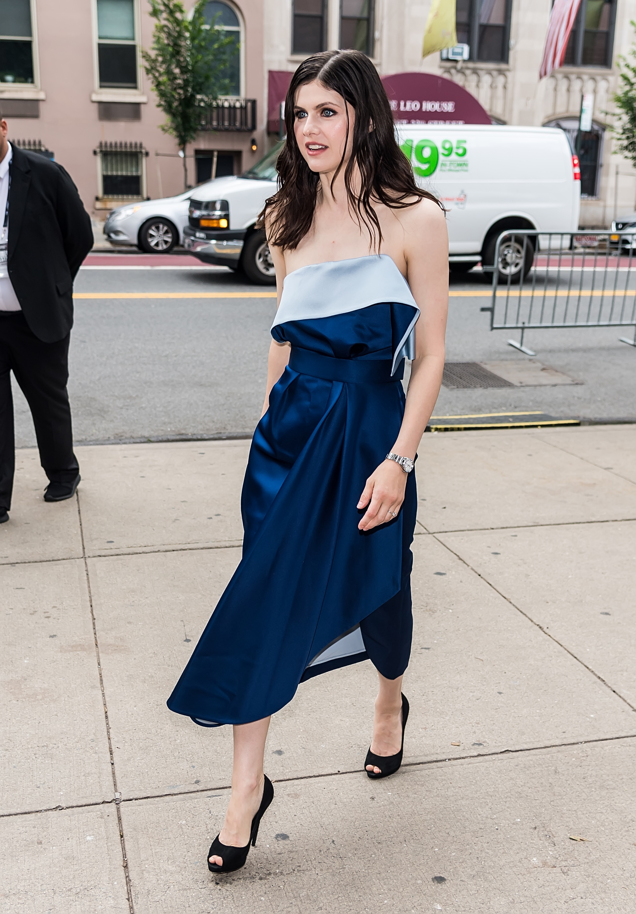 Alexandra Daddario feet | FeetDatabase.com
