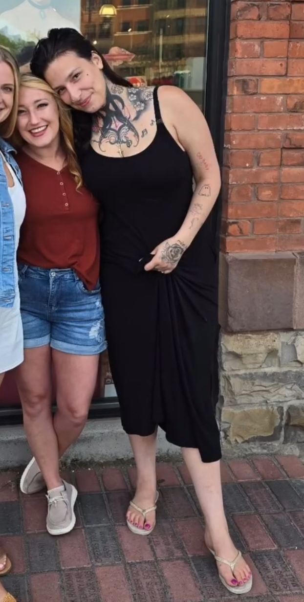 Chloe Roma's feet(08)