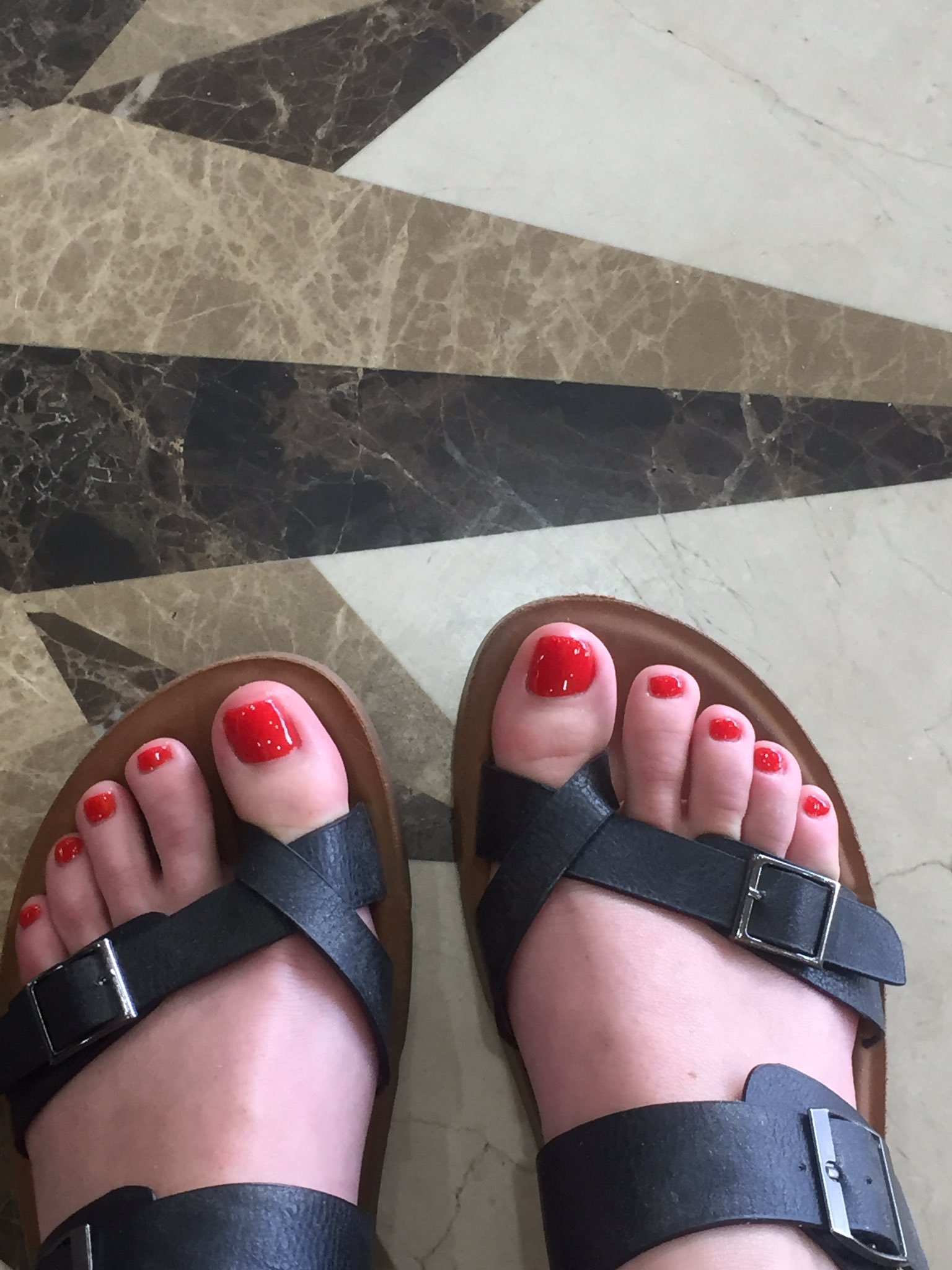 Dixie Lynn's feet