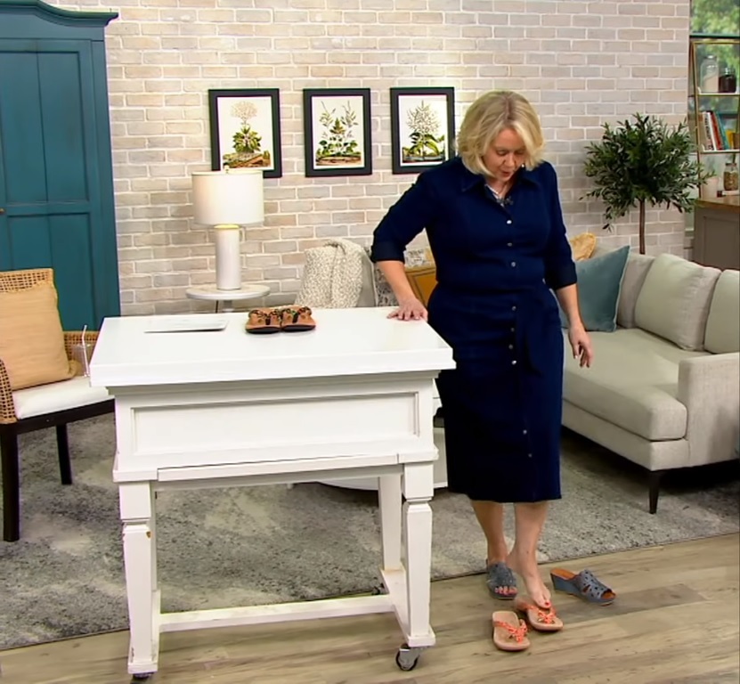 Mary Beth Roe's feet