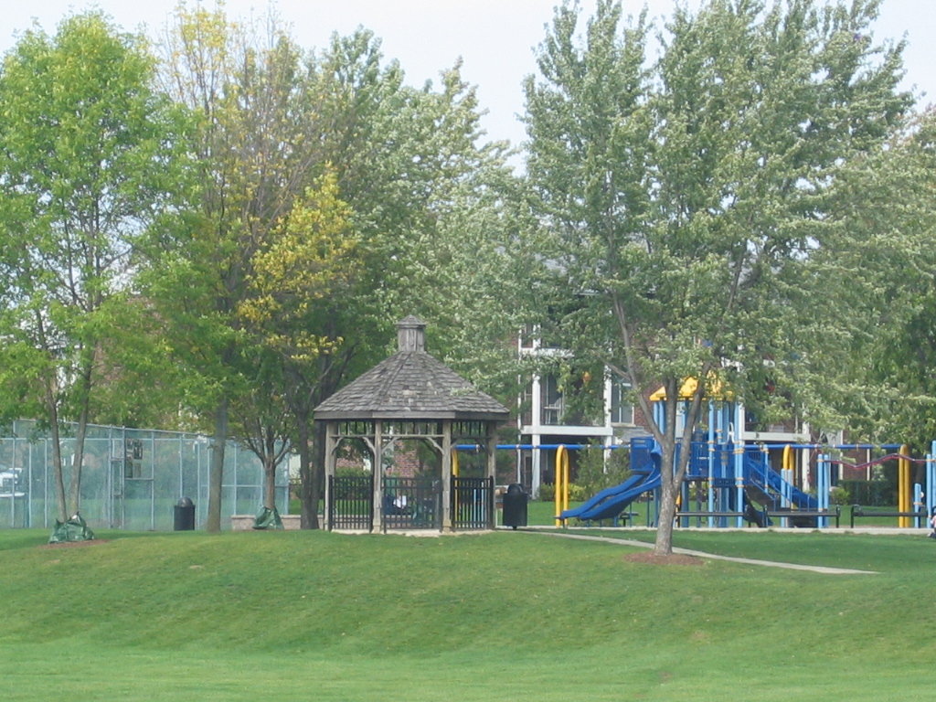 Lindenhurst, IL Mallard Ridge Park photo, picture, image (Illinois) at