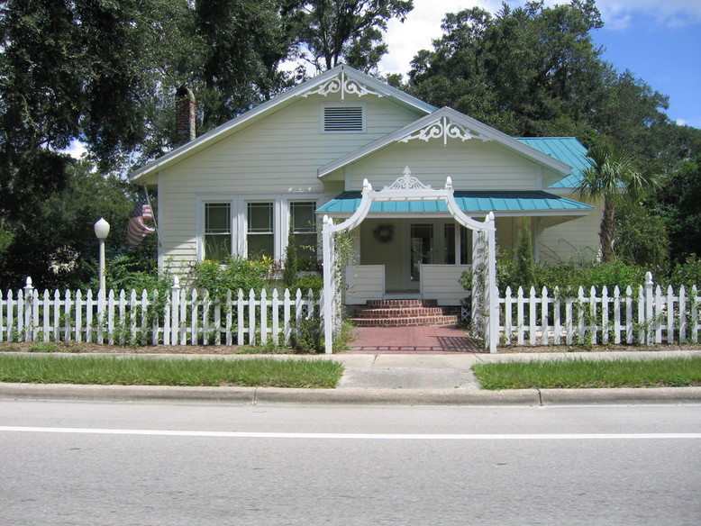 High Springs, FL Private Home First Avenue photo, picture, image