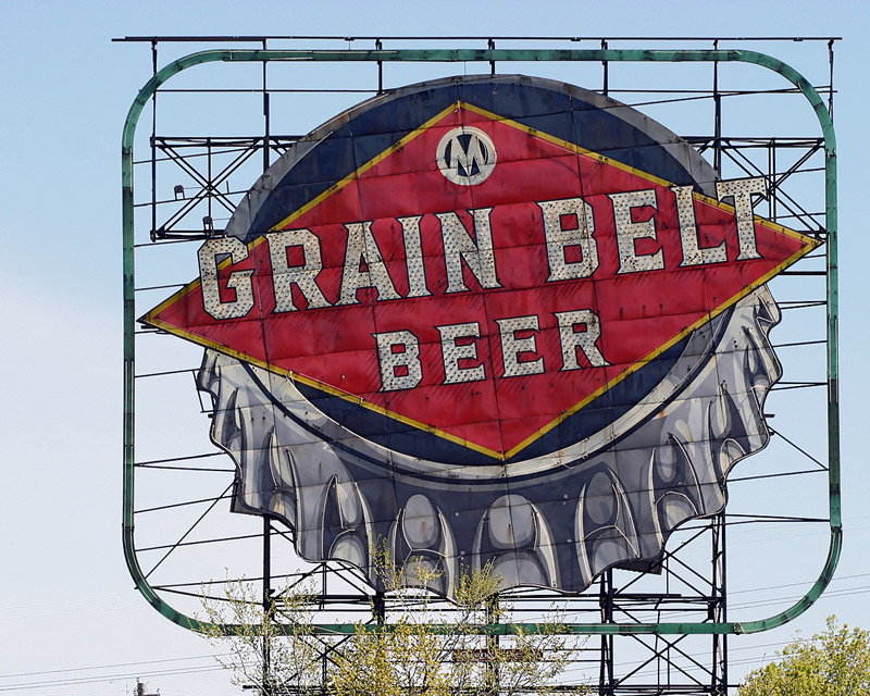 Grain Belt Beer I'm Just Walkin'