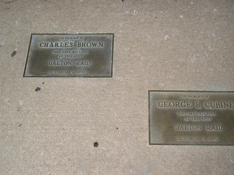 Coffeyville, KS Coffeyville Memorial photo, picture, image (Kansas