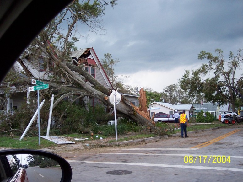 Kissimmee, FL After the Storm. Hurricane Charlie photo, picture