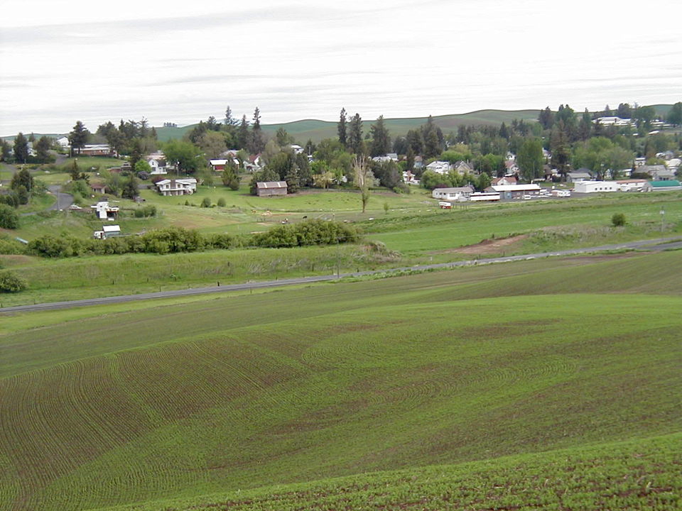 Garfield, WA WEST SIDE RESIDENTIALAREA GARFIELD WA MAY 26, 2003 photo