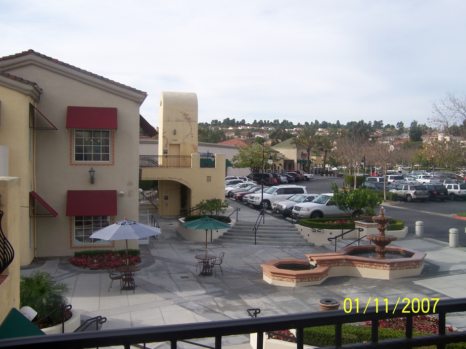 Mission Viejo, CA the shopping center by the MV lake ,mission viejo