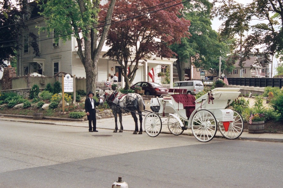 Southbridge, MA YvesLynn Horse & Carriage Company arrives at Vienna