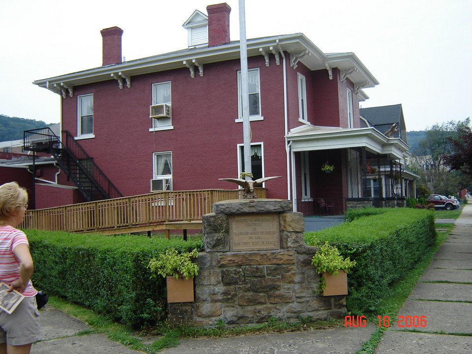 Franklin, PA old home in town photo, picture, image (Pennsylvania) at