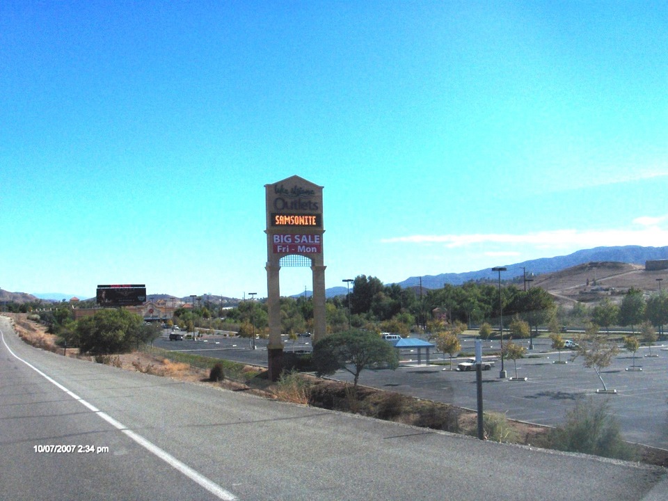 Lake Elsinore, CA Lake Elsinore Outlet Mall 17600 Collier Avenue