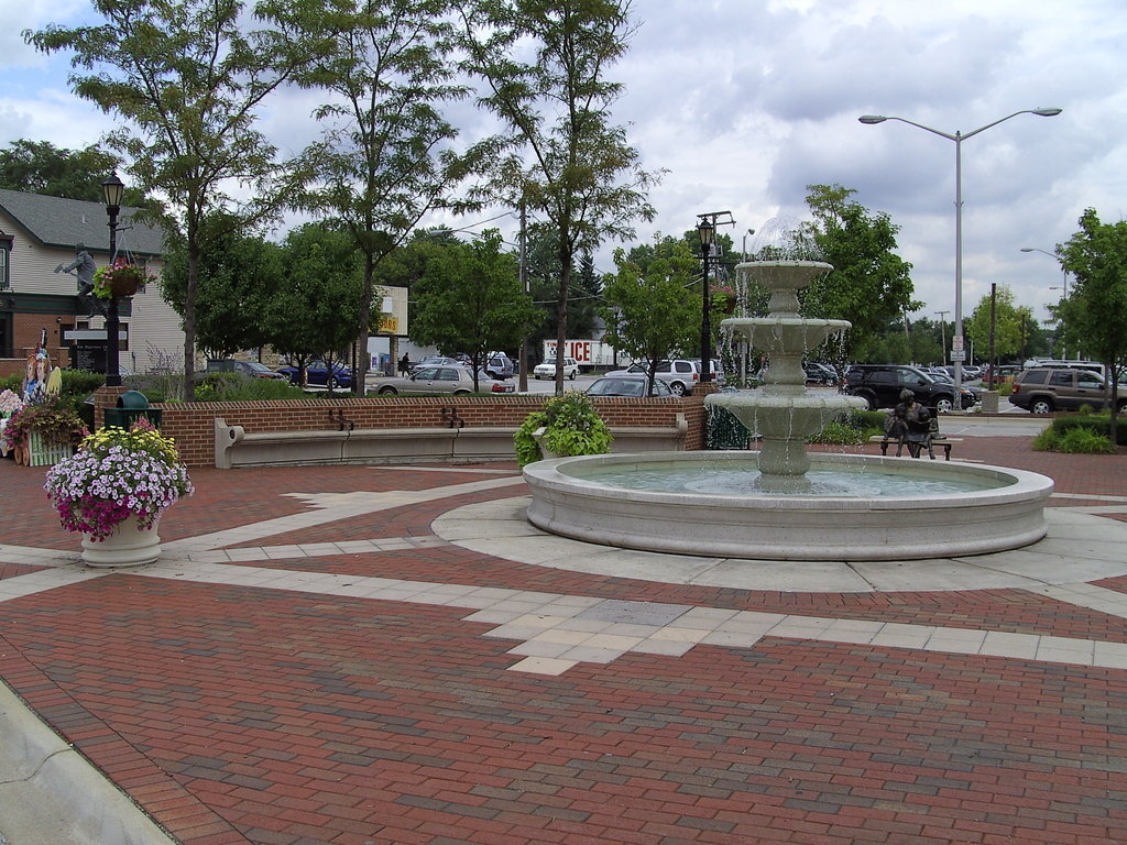 Tinley Park, IL ZABROCKI PLAZA IN DOWNTOWN TINLEY PARK photo, picture