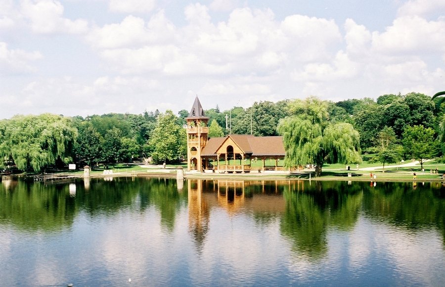 St. Charles, IL A park located near downtown St.Charles photo