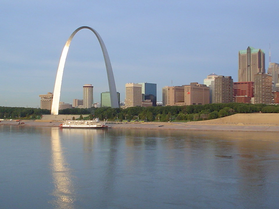 St. Louis, MO Arch from Illinois side, Casino Queen photo, picture