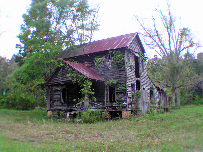 St. SC Old hose outside the ST. S.C. photo, picture