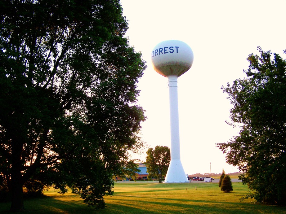 Forrest, IL Water Tower at sunset photo, picture, image (Illinois) at
