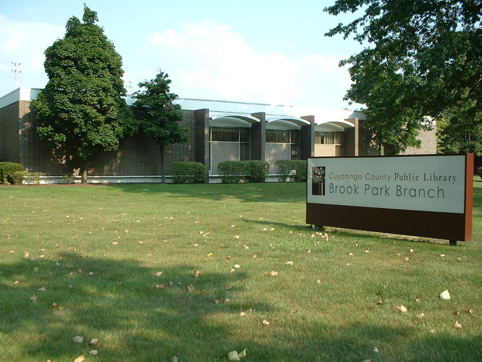 Brook Park, OH Brook Park Branch of the Cuyahoga County Library, 6155