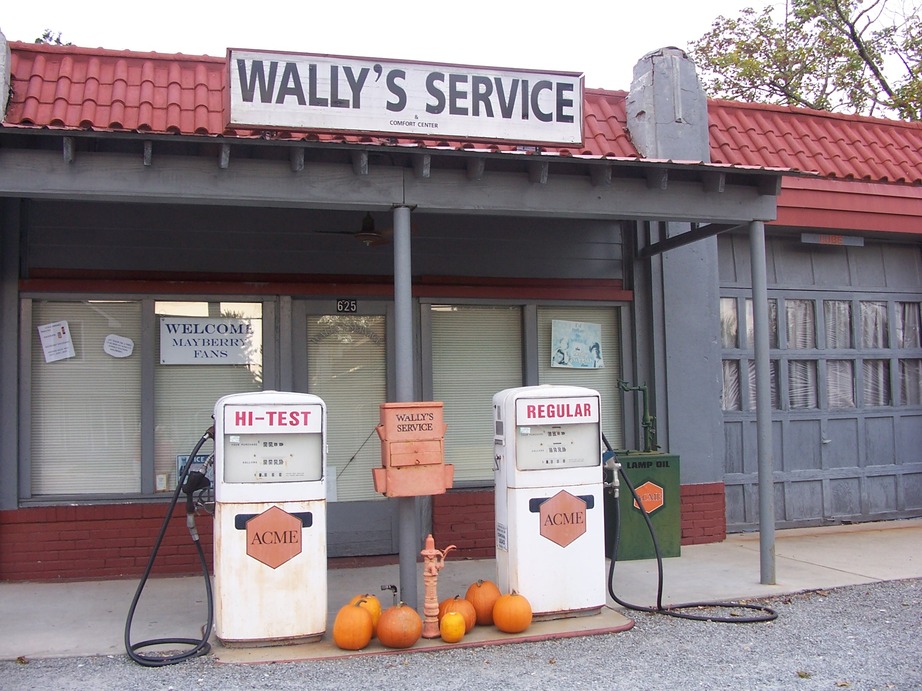 Mount Airy, NC Wally's Service Station photo, picture, image (North
