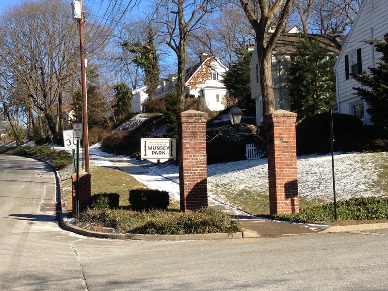 Munsey Park, NY Entrance to Munsey Park photo, picture, image (New