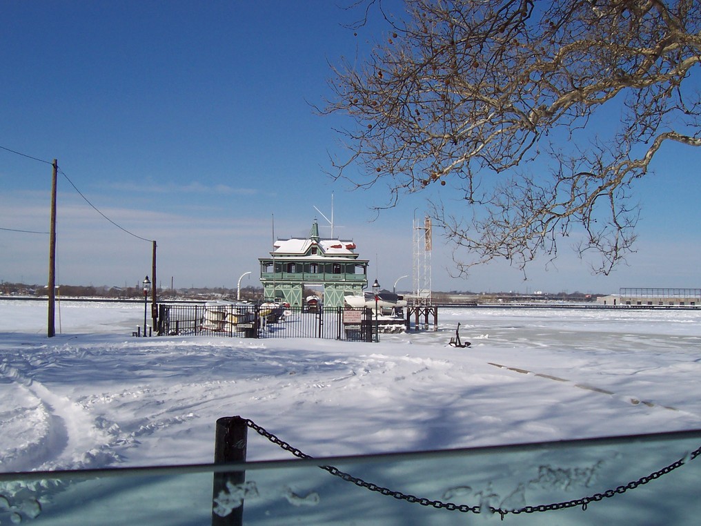 Riverton, NJ Riverton Yacht Club photo, picture, image (New Jersey