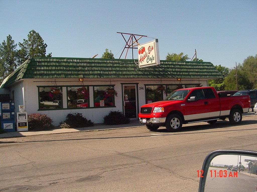 Fruitland, ID Apple Bin photo, picture, image (Idaho) at