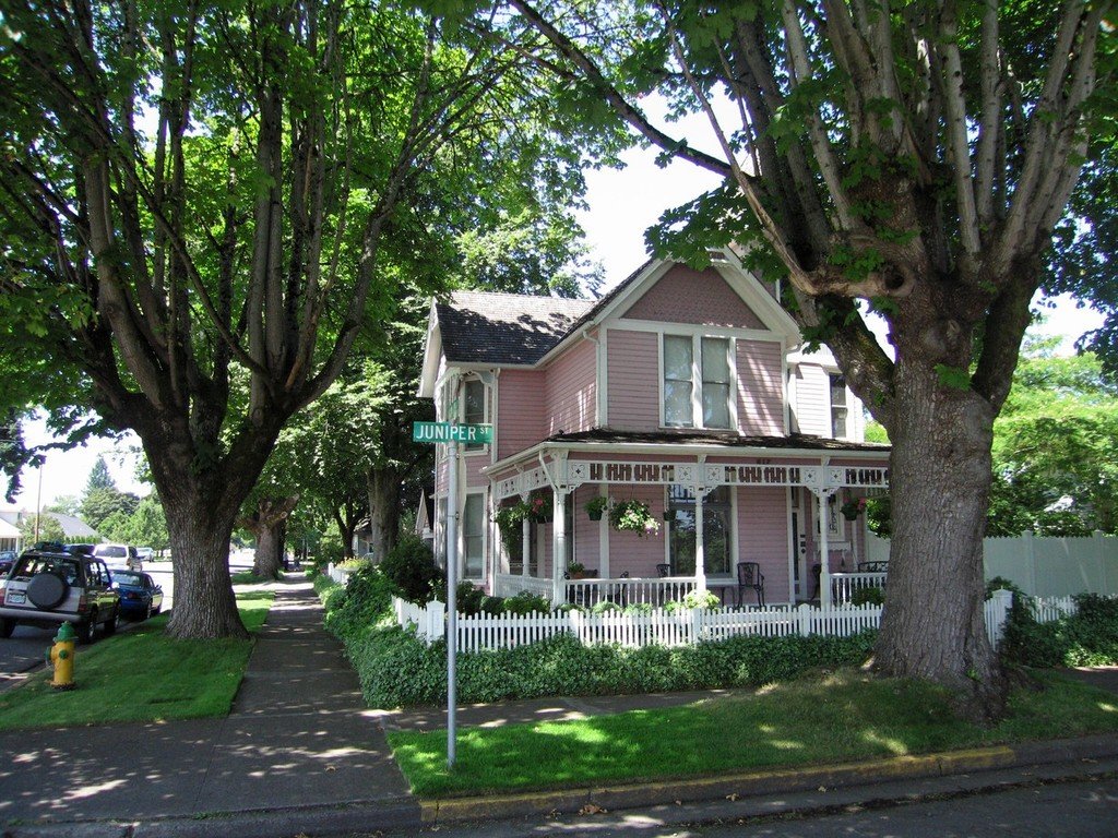 Junction City, OR Juniper St Junction City OR photo, picture, image