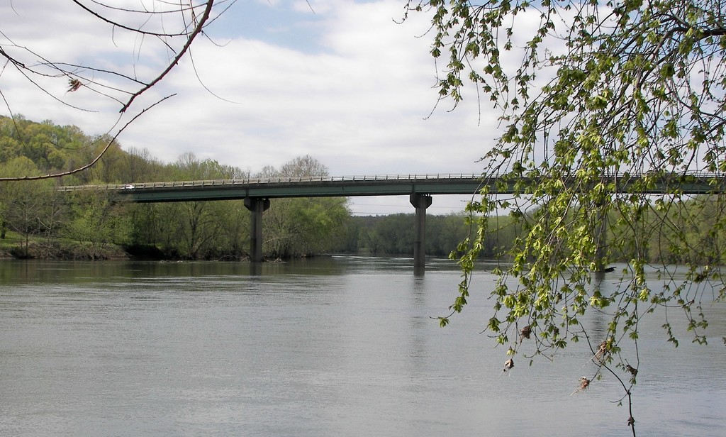Scottsville, VA This is a picture of the James River and bridge