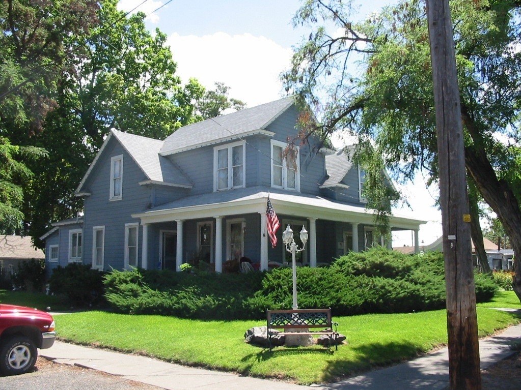 Echo, OR RossPower home one of eight historic homes on Echo's Dupont