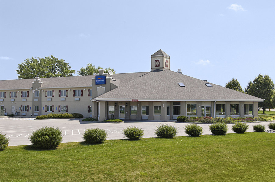 Pella, IA Baymont Inn & Suites photo, picture, image (Iowa) at city