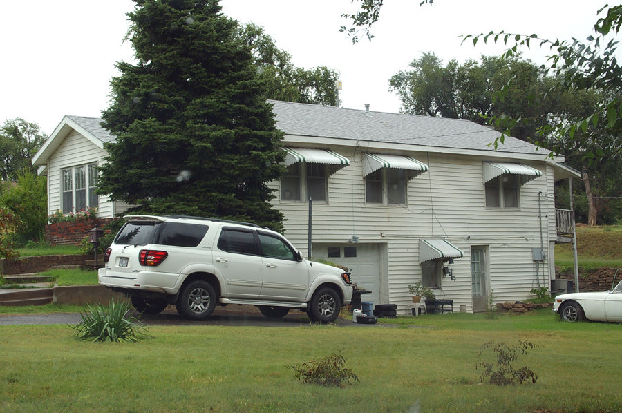 Pampa, TX POSTWW2 ERA Splitlevel home on East Browning Street photo