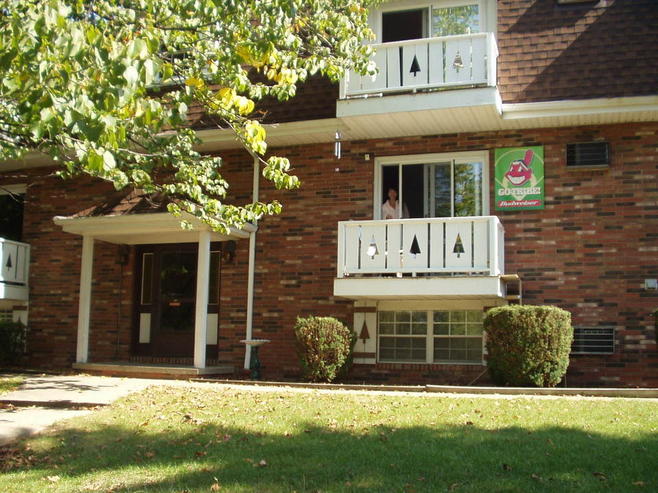 Brunswick, OH Fairhill Garden Apartments, 1299 Old Eagle Dr. photo