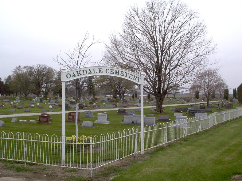 Wilton, IA Oakdale Cemetary Wilton Iowa 2005 photo, picture, image