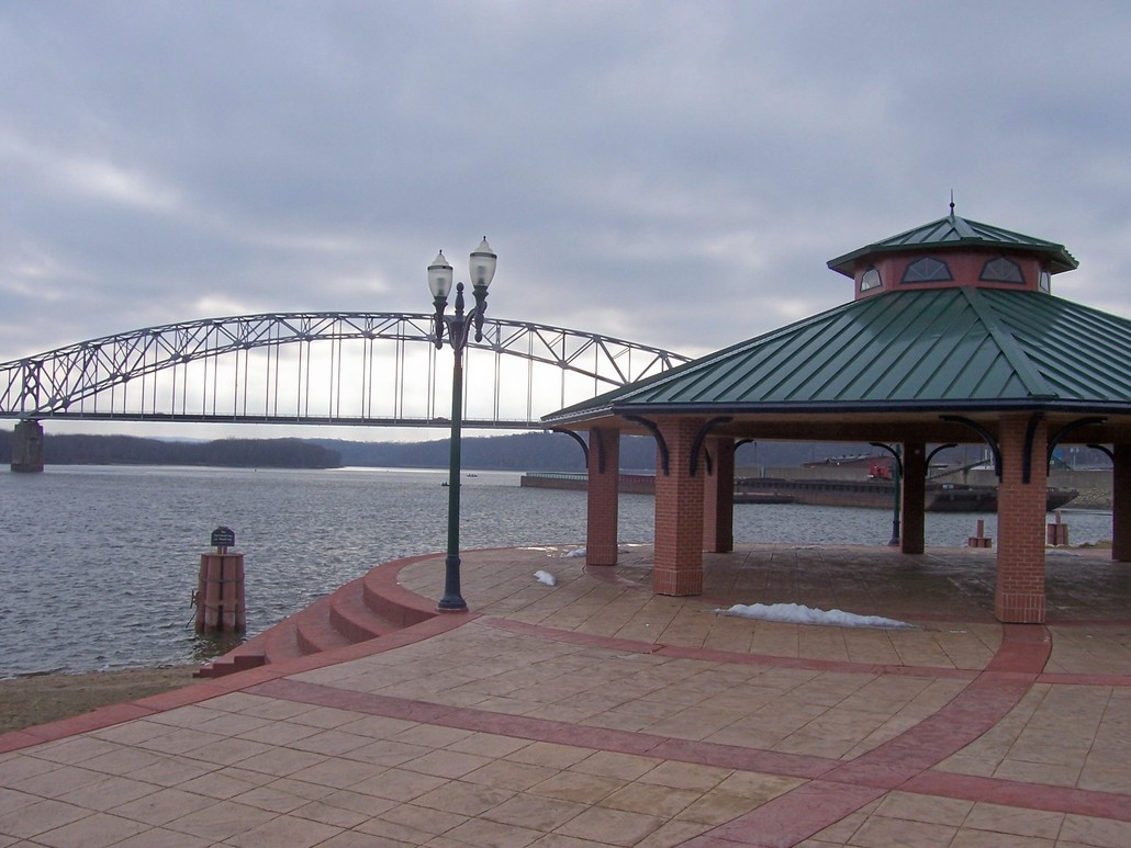 Dubuque, IA Riverwalk photo, picture, image (Iowa) at