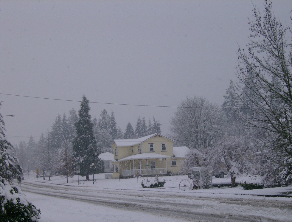 Oakland, OR historic Oakland Oregon snow is rare here .. this was