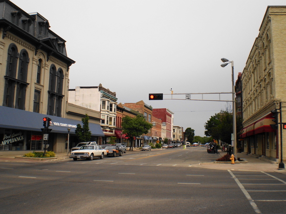 Janesville, WI Janesville Main St. & W. Court St. (Sunday morning