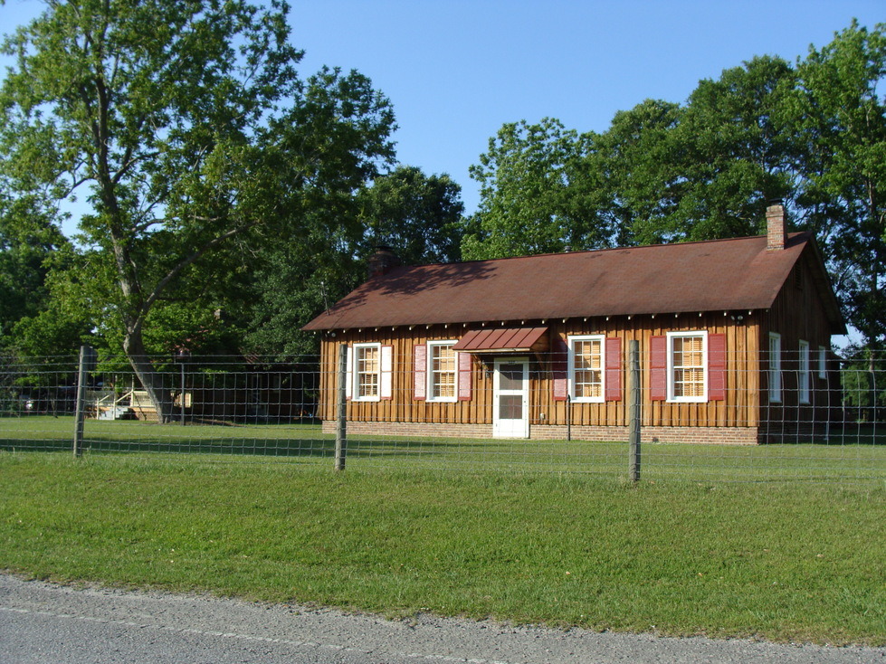 Summerville, SC Barn in Summerville along Berlin G. Myers Pkwy photo