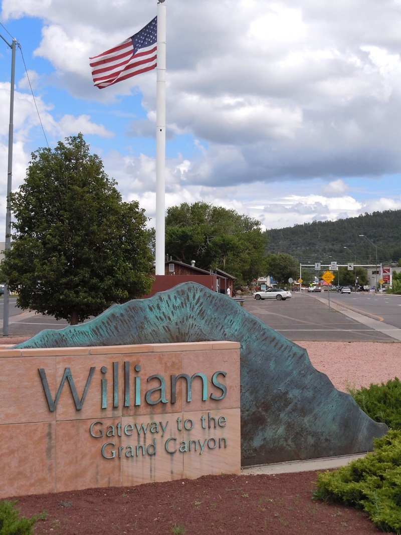 Williams, AZ Williams Gateway photo, picture, image (Arizona) at city
