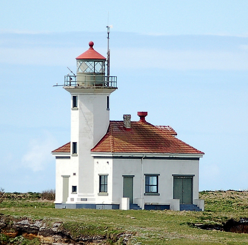 Coos Bay, OR Cape Arago Lighthouse photo, picture, image (Oregon) at