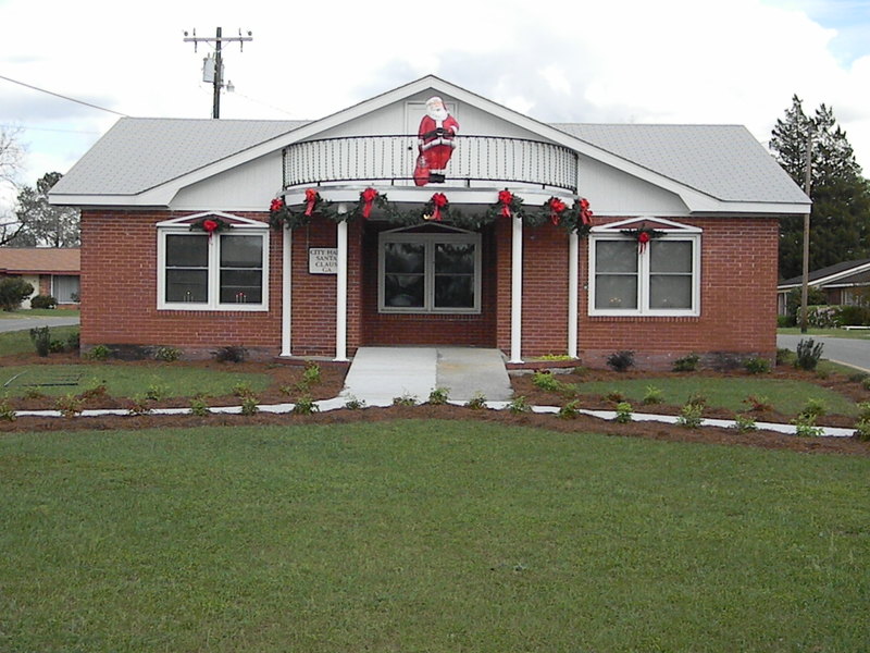 Santa Claus, GA Landscaping of city hall photo, picture, image