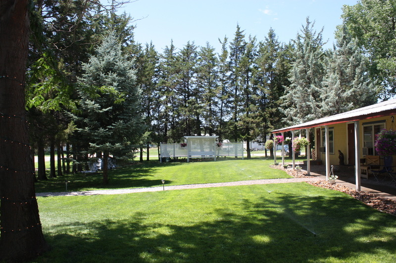 Lewellen, NE Rear view at the Gander Inn MotelBed & Breakfast photo