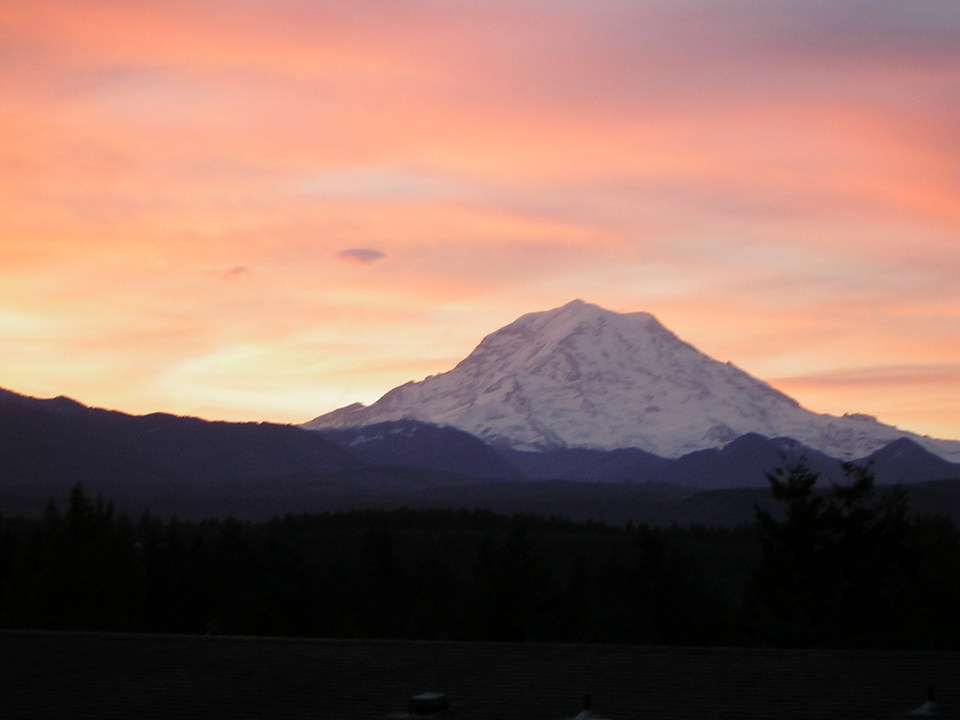 Sumner, WA A new dawn. Prarie Ridge section of Sumner Washington