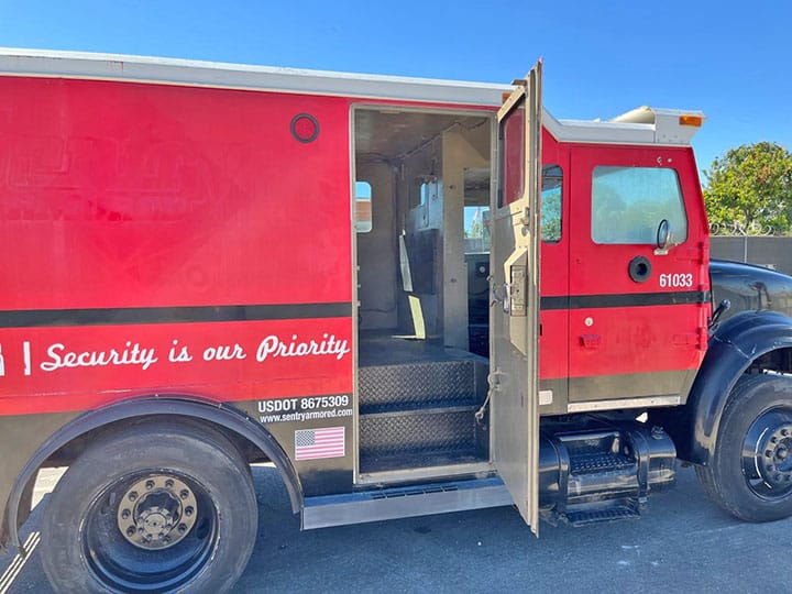 1993 International Armored Truck 1672 PCW Cars