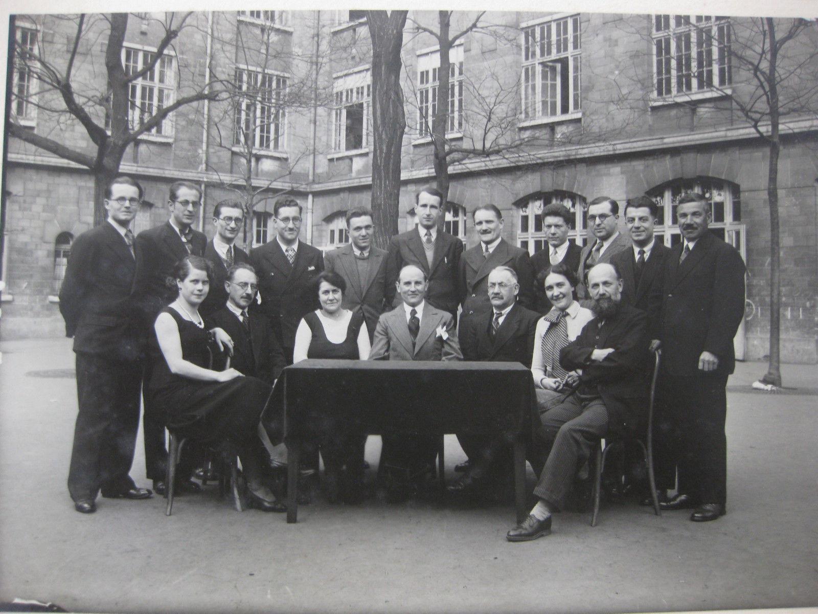 Photo cour d'école, 7 rue Paris, Photo des instituteurs