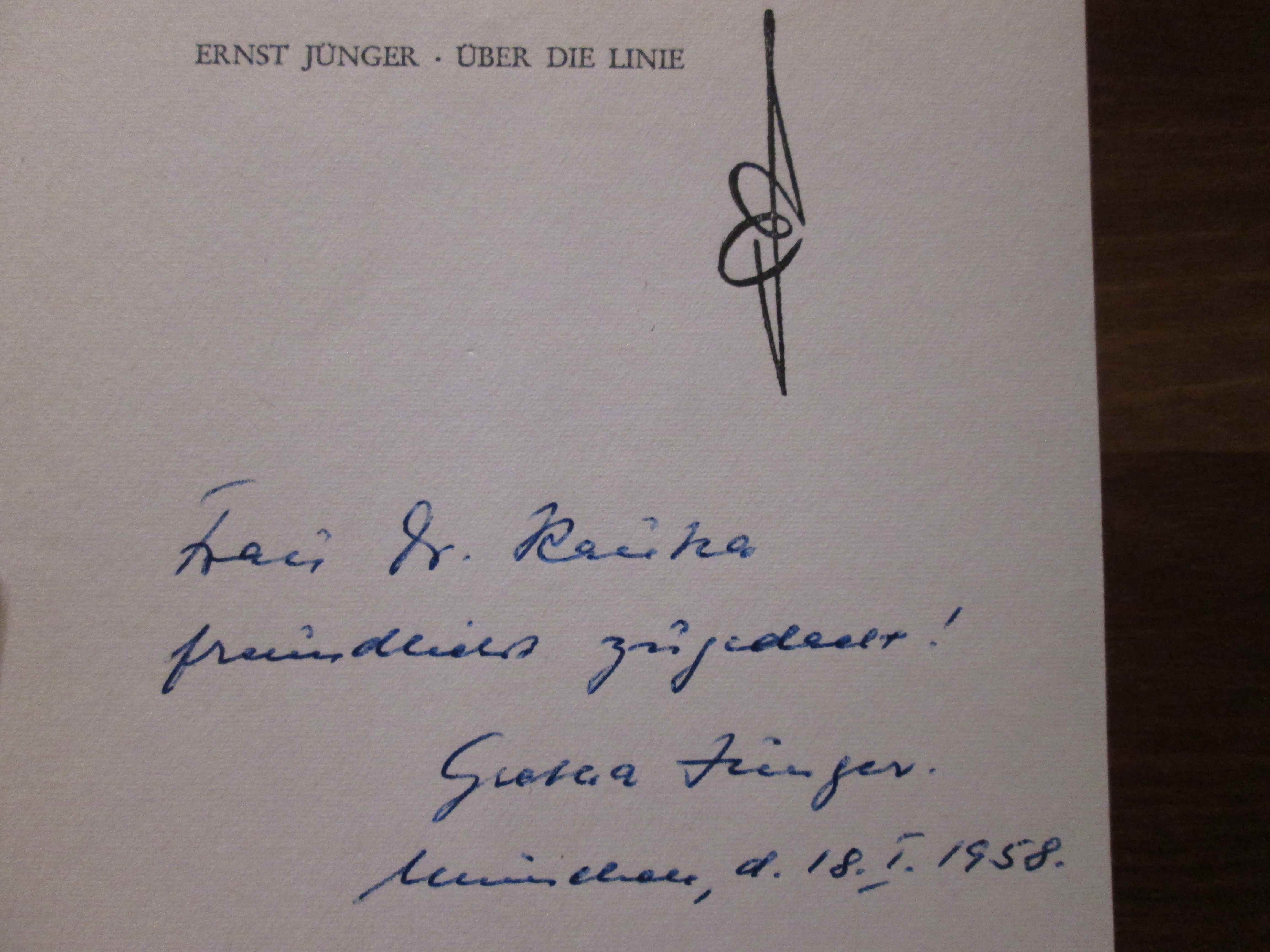 Über die Linie. SIGNIERT VON GRETHA JÜNGER by Jünger, Ernst engl